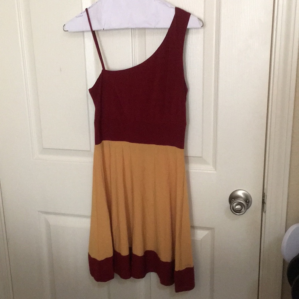 Teeze Me Junior Dress, Red and Yellow Size Small
